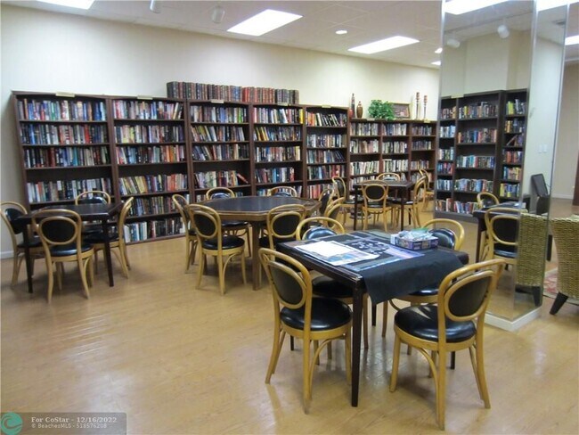 Building Photo - 1370 S Ocean Blvd