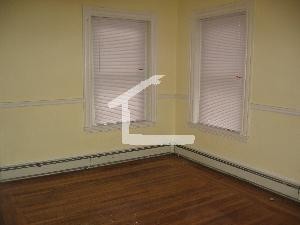 Building Photo - 76 Easton St
