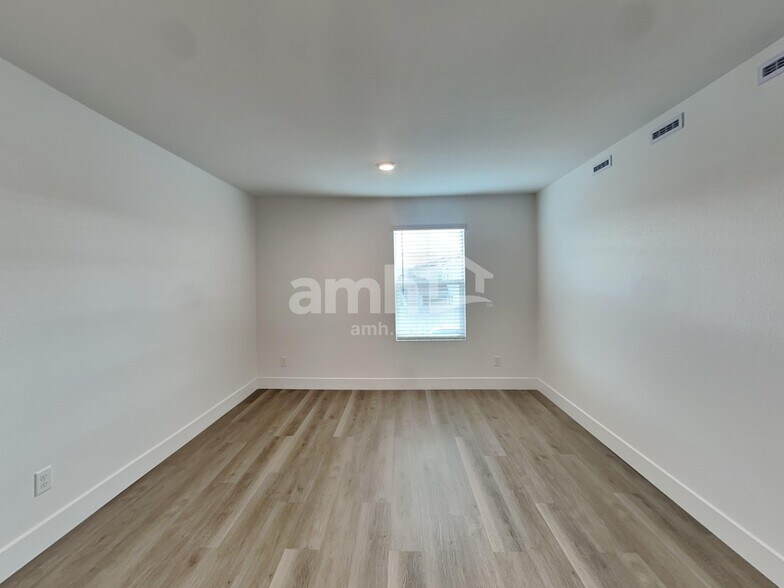 Building Photo - 9573 E Harkes Dr