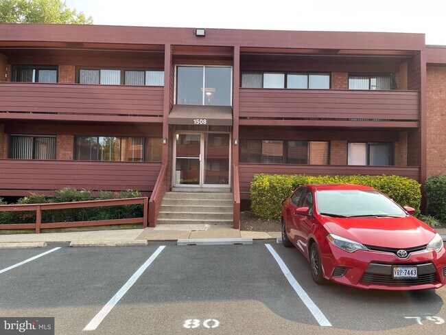 Building Photo - 1508 S George Mason Dr