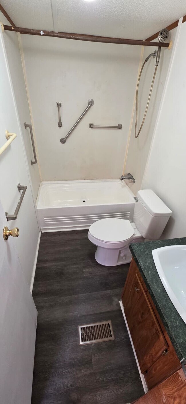 Building Photo - 8364 Cedar St