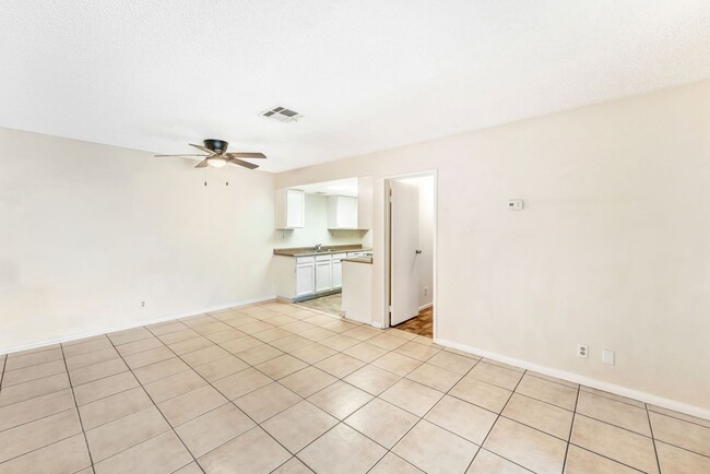 Building Photo - 457 N Lamb Blvd