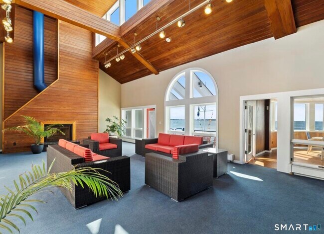 Building Photo - 13 Harbour Close