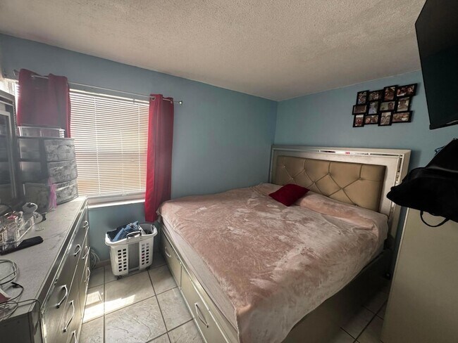 Building Photo - 502 Davis Rd