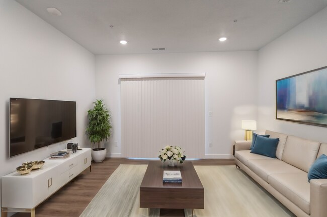 Building Photo - Gorgeous 3-Bed Grant Model in Vista View, ...