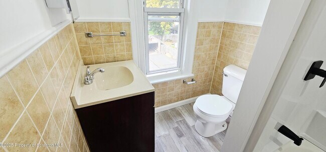 Building Photo - 128 S Rebecca Ave