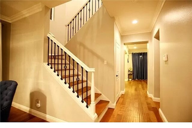 Building Photo - 15761 Crestwood Ave