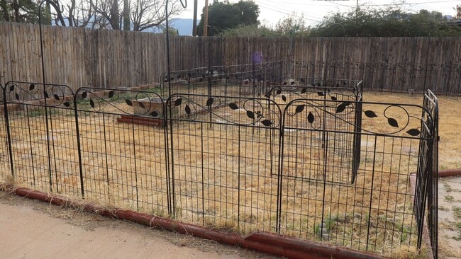 Building Photo - 90 NE Freihage Dr