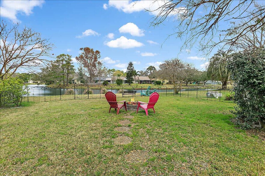 Building Photo - 11411 N Malibu Way