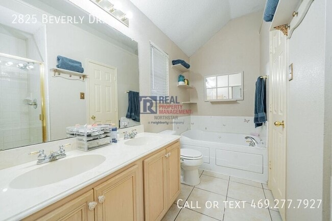 Building Photo - 2825 Beverly Dr