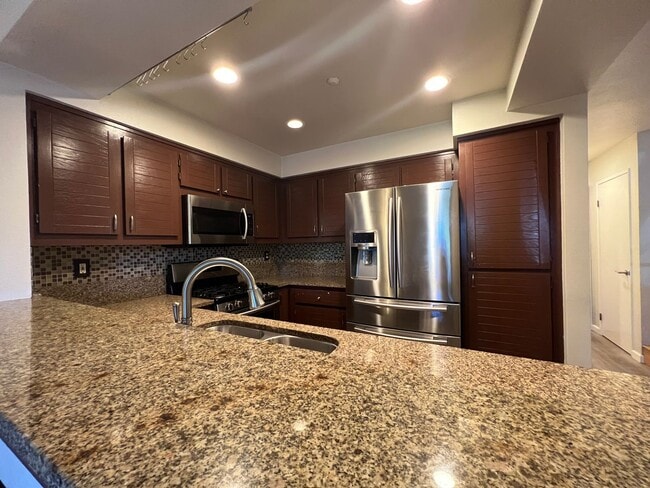 Building Photo - Sharp Contemporary 2 Bedroom 2.5 Bath Two Story Condo in San Jose