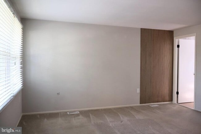 Building Photo - 5218 Caroline Cir