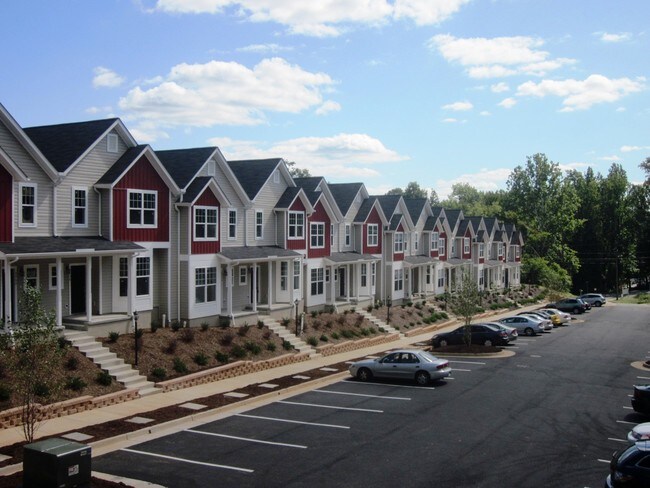 Building Photo - 2456 N Berkshire Rd