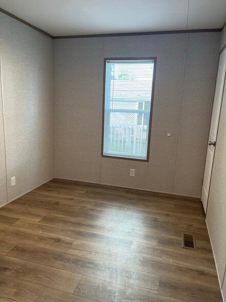 Building Photo - 30 Sioux Ct