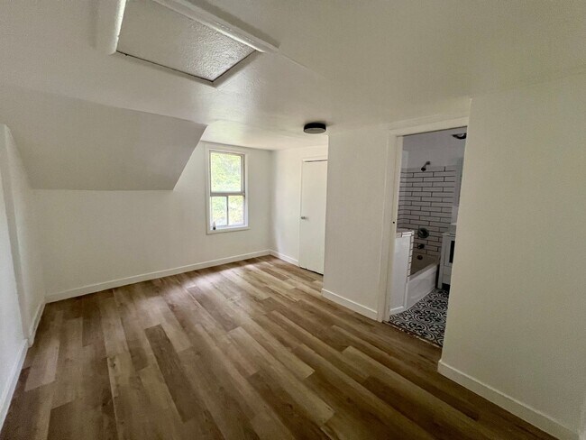 Building Photo - Spacious 4 Bed, 2 Bath Home for Rent in North Bend