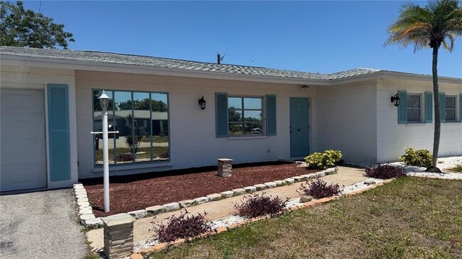 Building Photo - 339 Pine Tree Rd