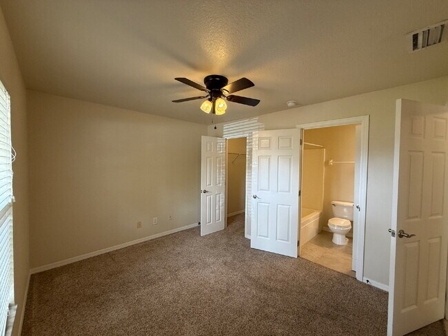 Building Photo - Charming 2 bedroom, 2 bathroom in Melbourne!