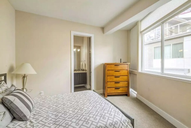 Building Photo - 2215 W 32nd Ave