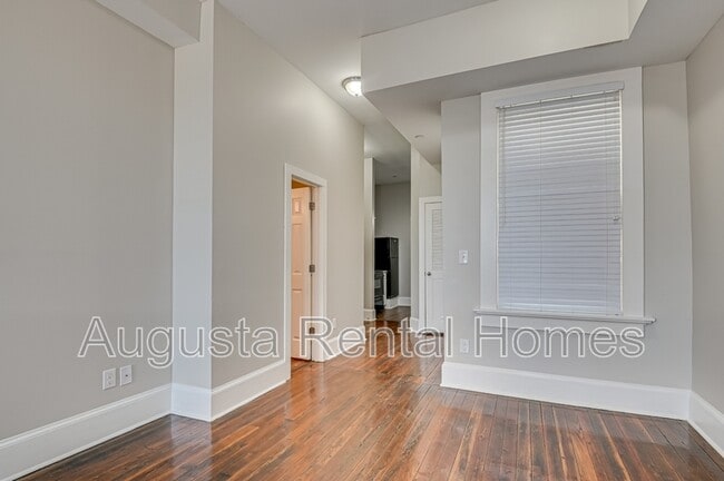 Building Photo - 1246 Broad St