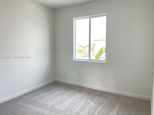 Building Photo - 1427 SE 7th Ter