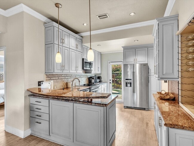 Building Photo - 436 38th St