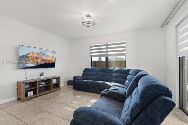 Building Photo - 2380 NE 1st St