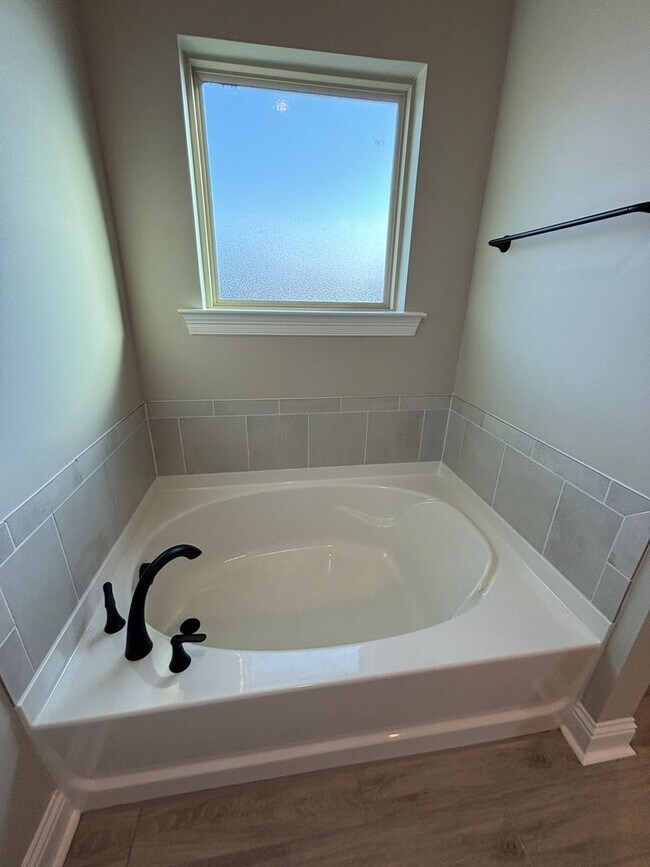 Building Photo - BRAND NEW 4 BEDROOM NORTH BOSSIER HOME