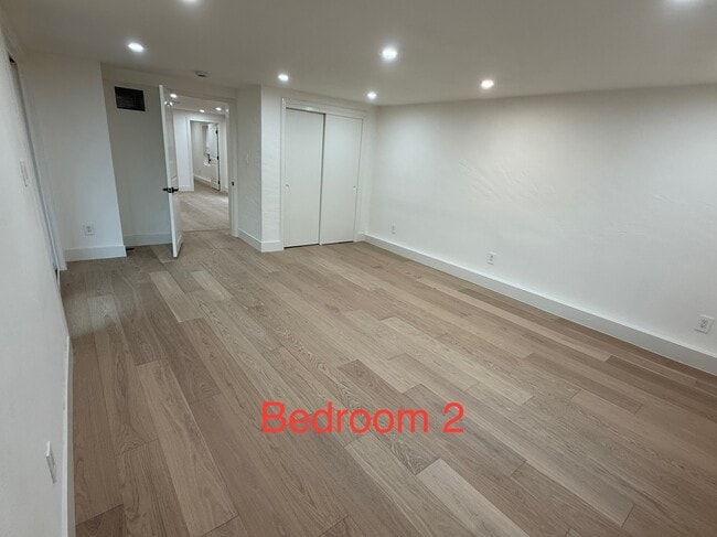 Building Photo - 731 Valota Rd