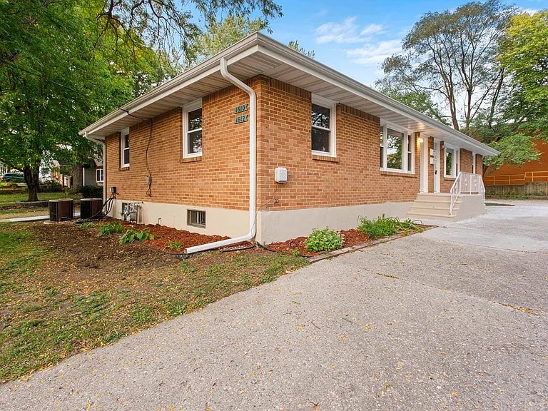 Primary Photo - 1610 Remington Rd