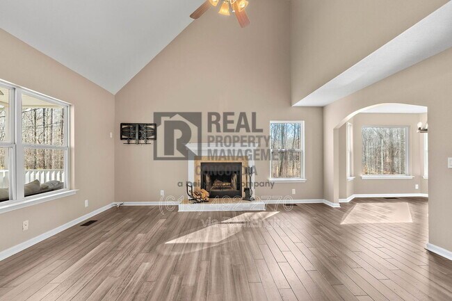 Building Photo - 1024 Atwood Ct