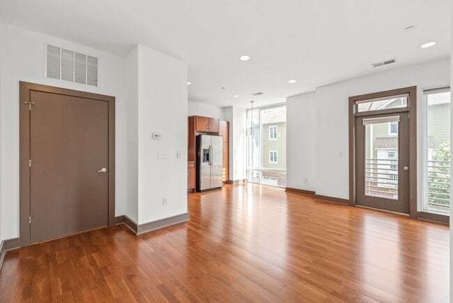 Building Photo - Move-in Ready 1 Bedroom Condo In Southend ...