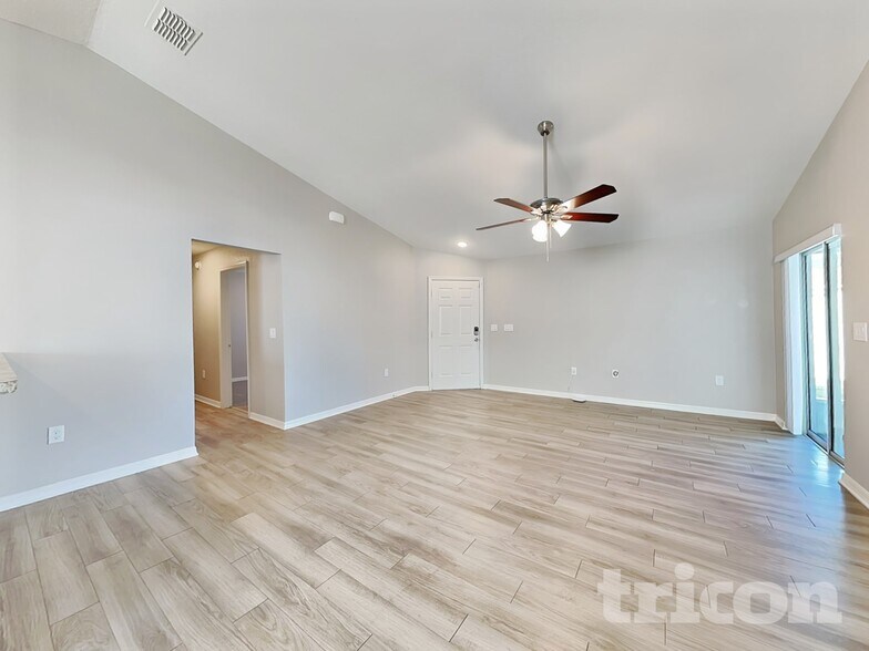 Building Photo - 1920 Bretton Ridge Dr