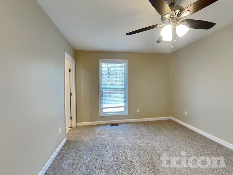 Building Photo - 1026 Chelsea Dr