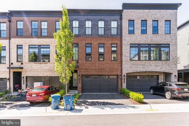 Building Photo - 42301 Ashmead Ter