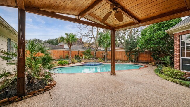 Building Photo - 22307 Fairbay Dr