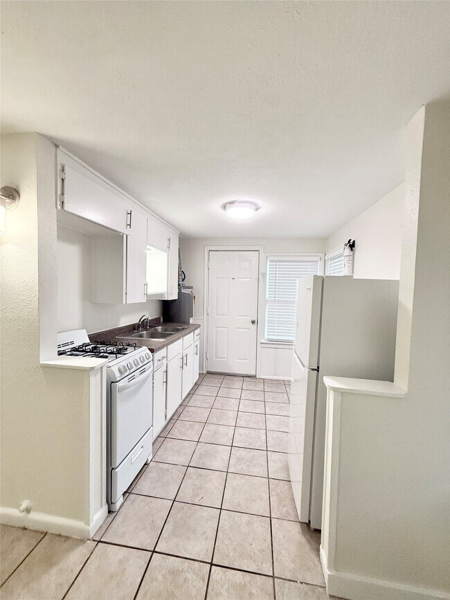 Building Photo - 2714 Carrolton St