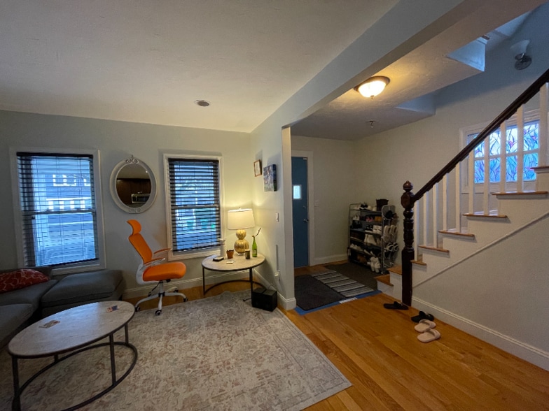 Building Photo - 196 Spring St