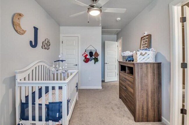 Building Photo - Amazing- Transitional Style Home with Custom Finishes w/ Community Pool- Gated- Edmond Schools