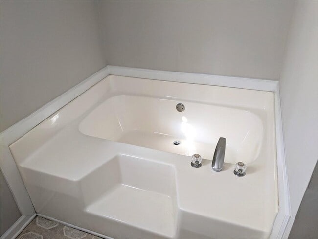 Building Photo - 2363 Mills Bend