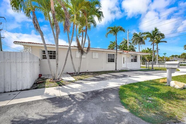Primary Photo - 2400 SW 103rd Ct