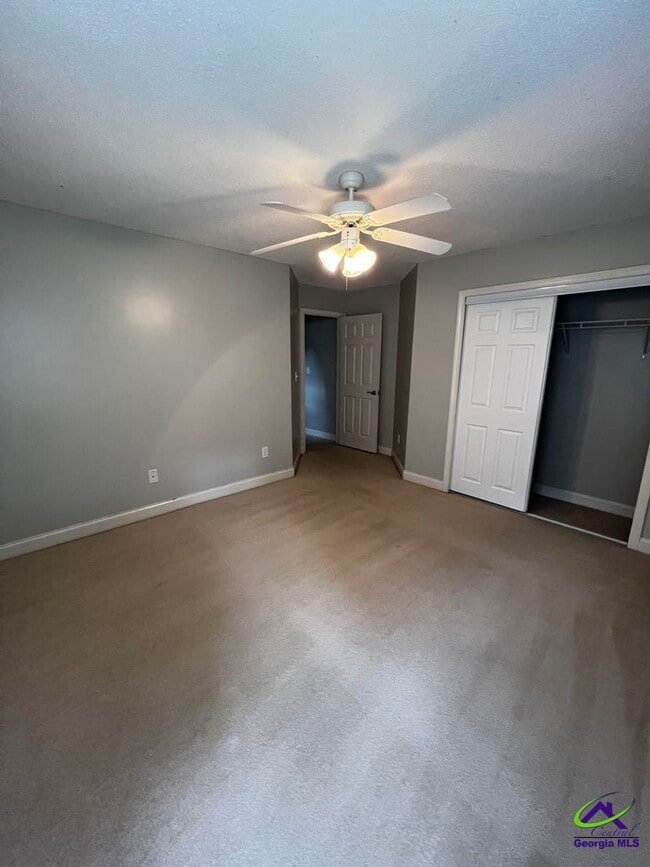 Building Photo - 306 Hummingbird Ln