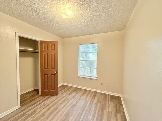 Building Photo - 4930 La Ceiba Dr