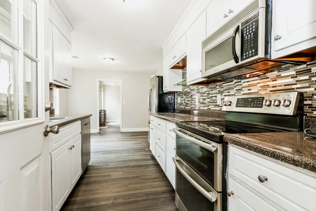 Building Photo - Wonderful 3 Bedroom Home in Hephzibah, GA