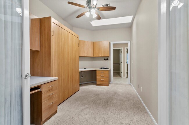 Building Photo - 778 Fairway Dr