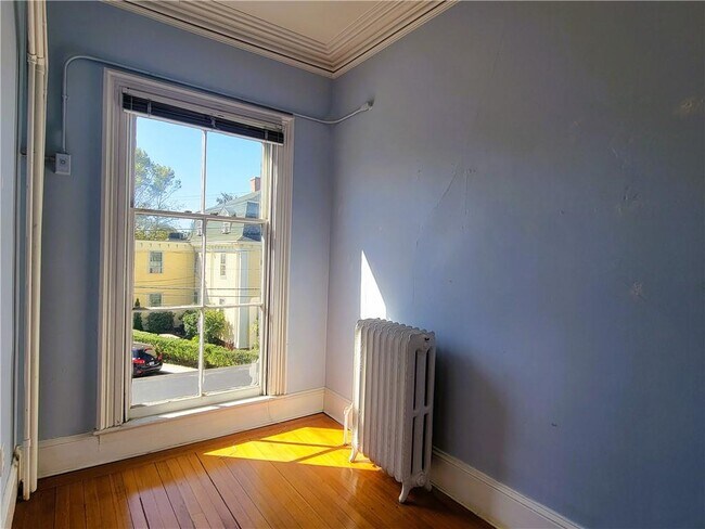 Building Photo - 106 Touro St