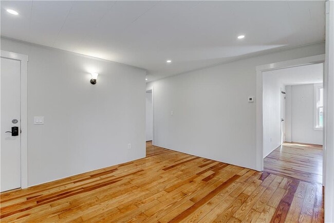 Building Photo - 38 Morningside Ln