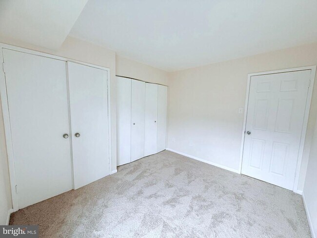 Building Photo - 7598 Gales Ct