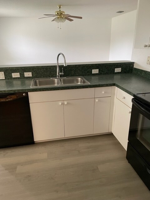 Kitchen - 1071 Nomad Rd