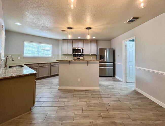 Building Photo - 11205 Forest Pass Ct