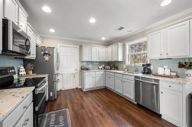Building Photo - 8805 Penbrooke Ct